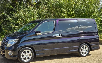 Nissan Elgrand Day van