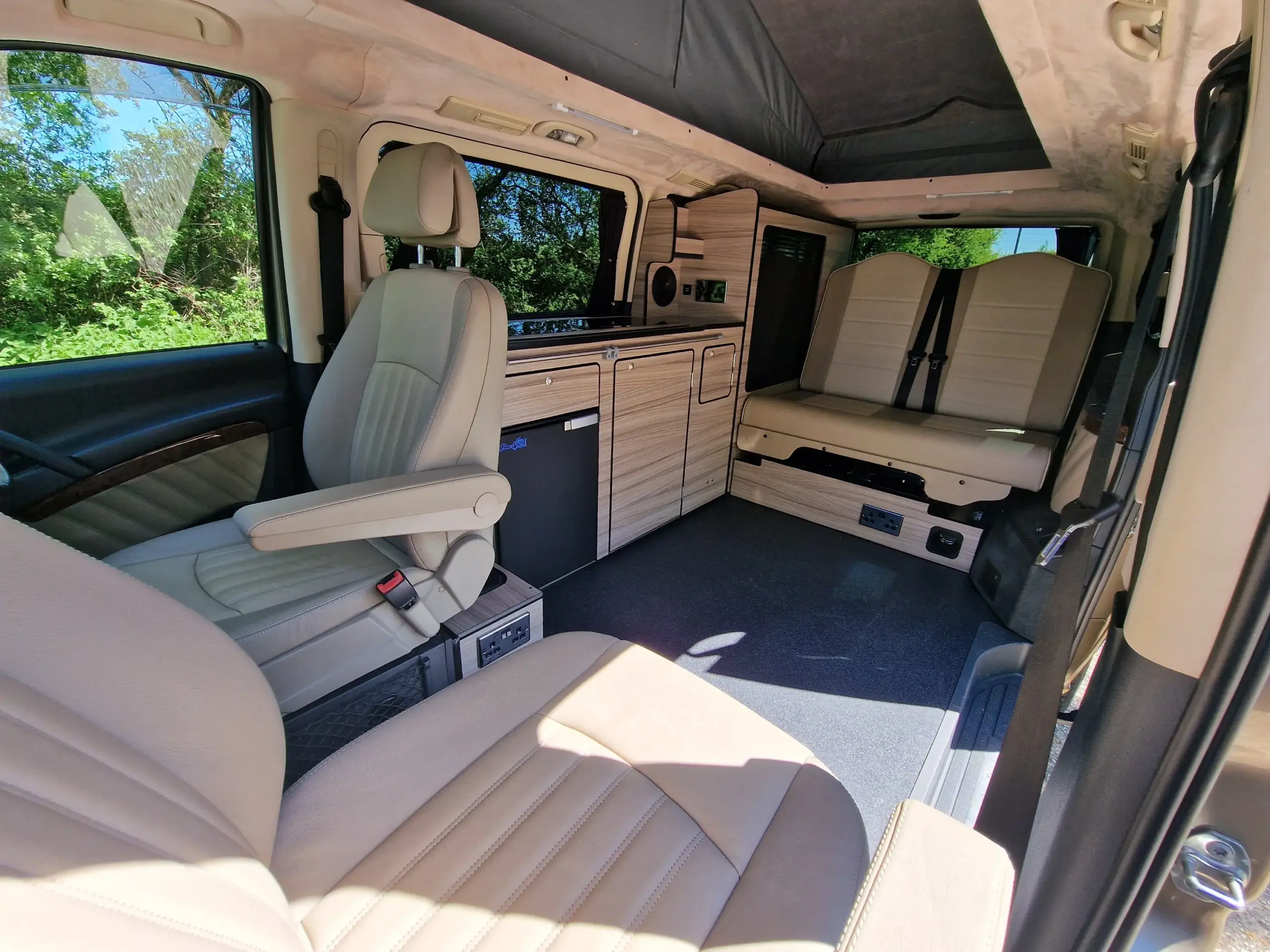Mercedes Viano seats 