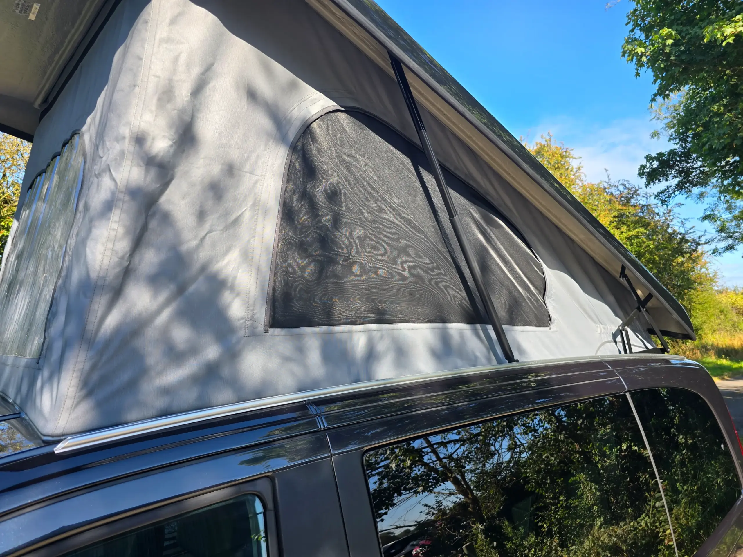 20240814_163807 Mercedes Viano pop top roof 2
