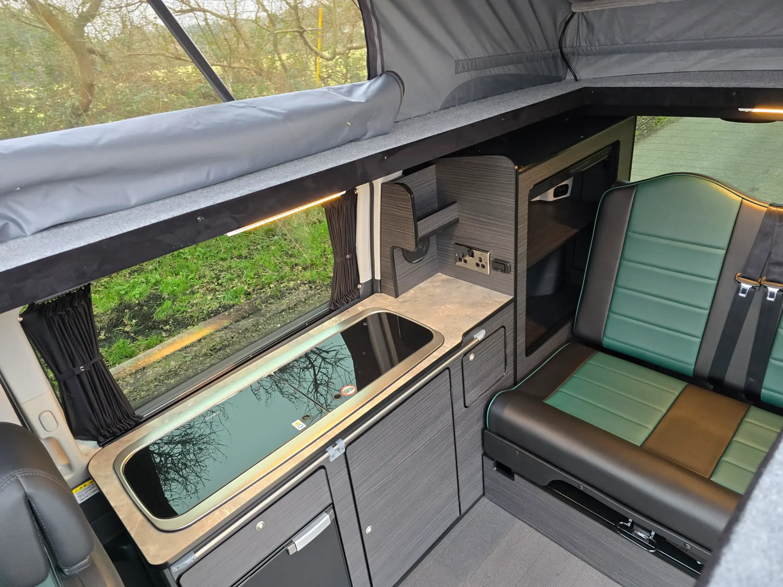 Mercedes Viano kitchen + seat + roof